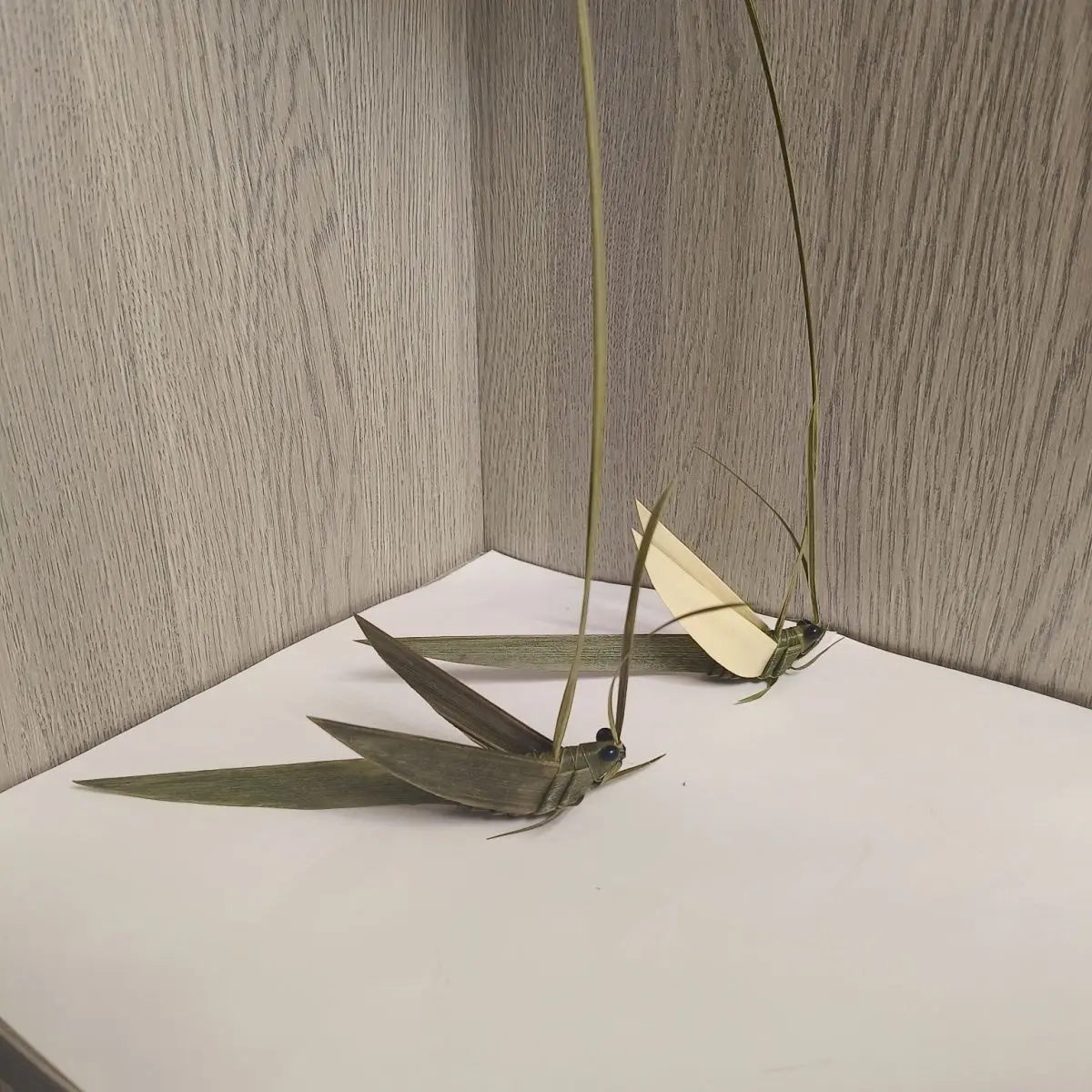 

Brown Straw Woven Grasshopper Non-Heritage Handmade Crafts