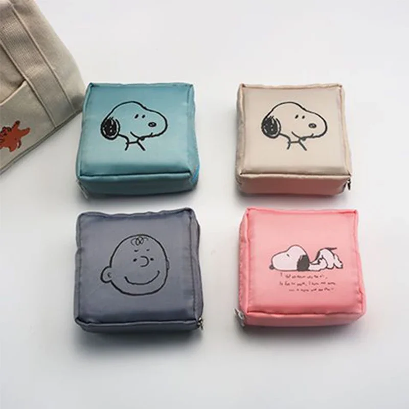

Anime Snoopy's Towel Bag Export Japanese Cartoon Coin Wallet Waterproof Cosmetic Storage Bag Nylon Sanitary Tampon Bags Toy Gift