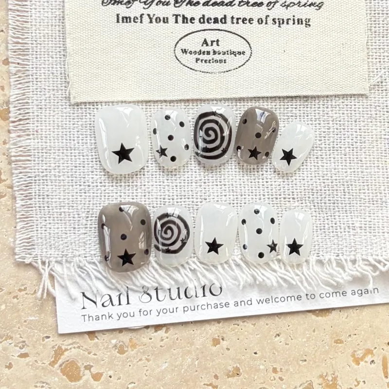

10pcs Handmade Nails with Black-and-white Polka Dot Swirls These Press-on Nails Make A Great Gifting for Girls and Friends