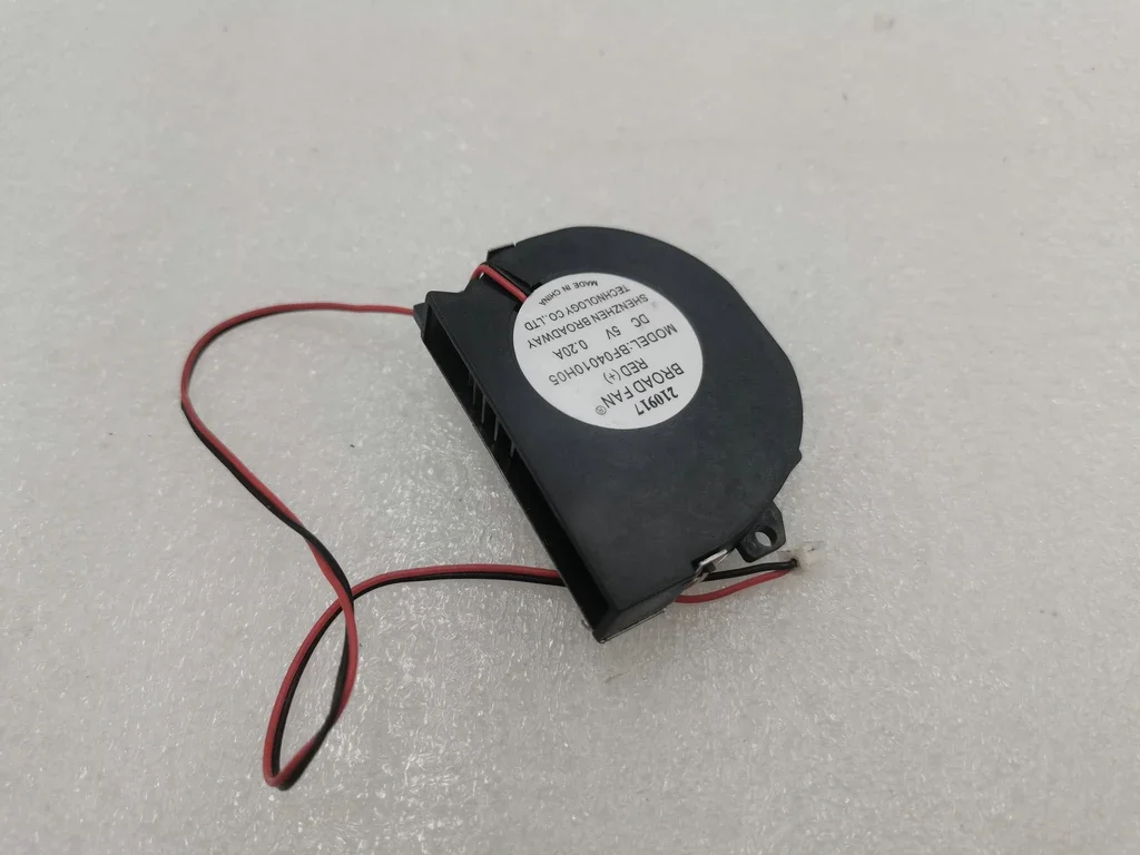 NEW FAN for WHEE AGE05010F12H 5508 12V YY5508H12 BROAD FAN BF04010H05 5V  All-in-one projector cooling fan