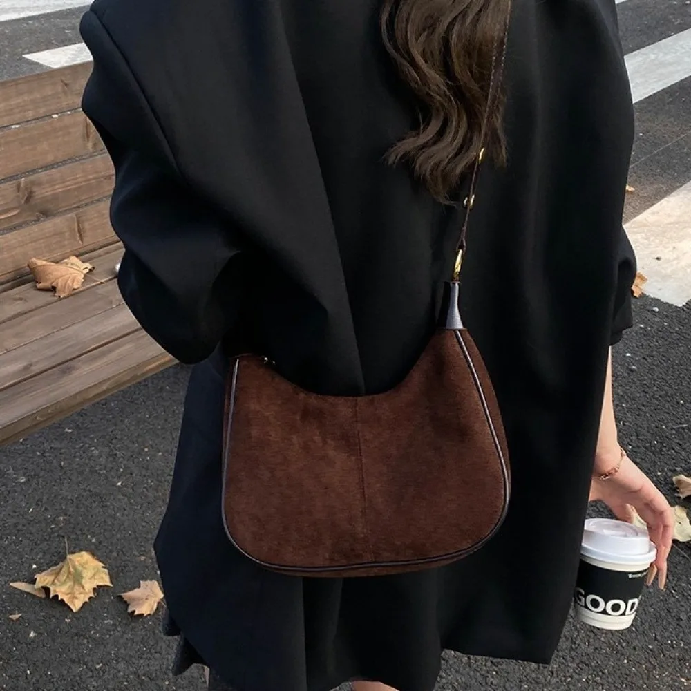 حقيبة هوبو عصرية من جلد الغزال الصناعي، محفظة كتف صغيرة بأشرطة قابلة للتعديل، ناعمة مع حقيبة يد كروس بسحاب