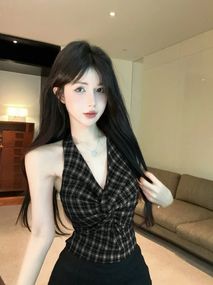 

Dopamine Plaid V-Neck Halter Tank Top Women Summer Glitter Sleeveless Slim Fit Unique Twist Knot Design Fashion Sexy