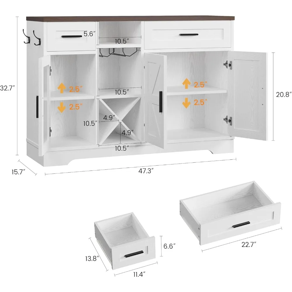 Шкаф для кофе и вина в фермерском стиле со стеклянными держателями и ящиками для хранения вещей