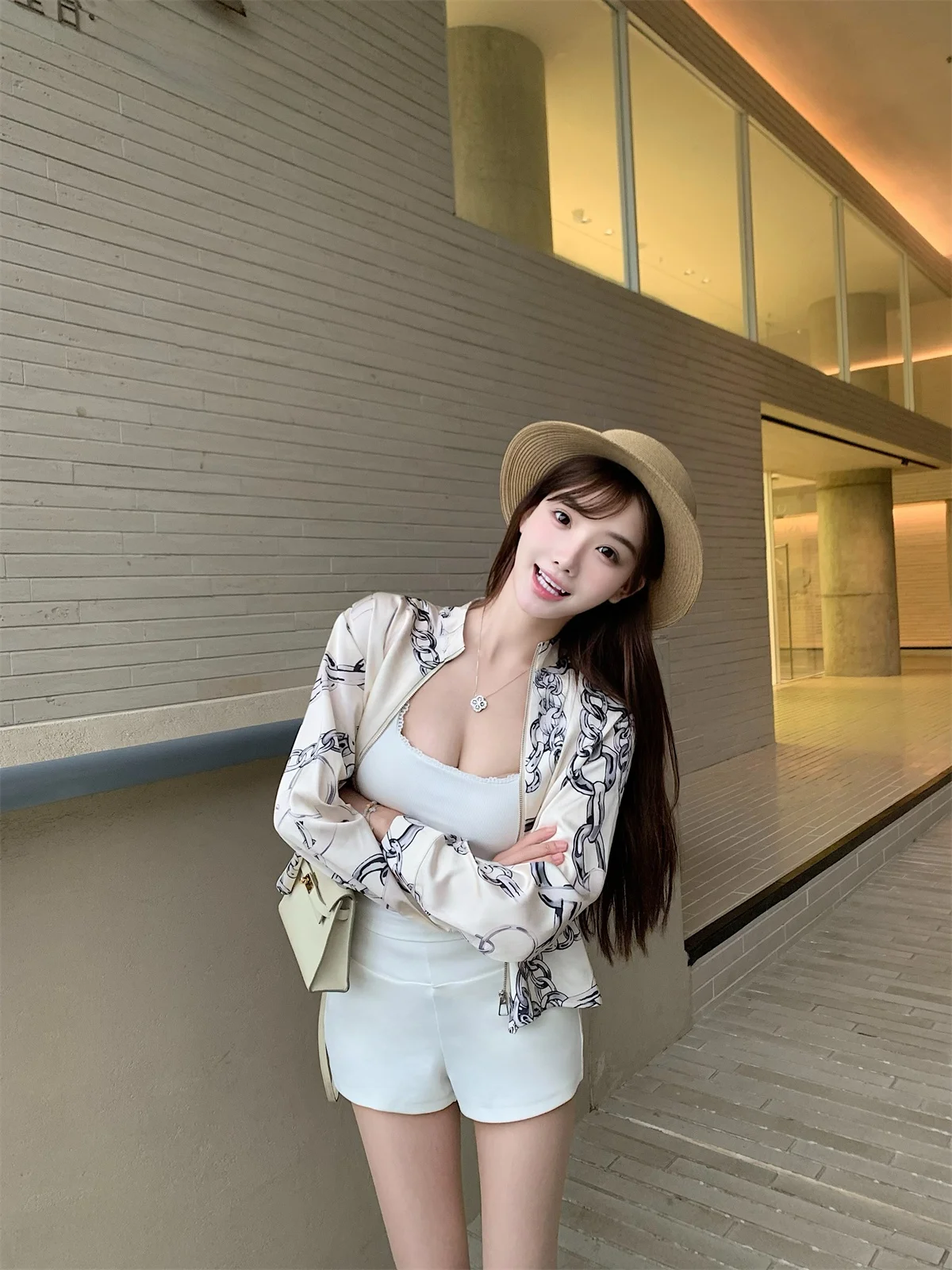 

Kikimy Her Sle Acetate Print Sun Protection irt Women's irt Rich Look Loose Fit Ladies Faion Spring Season