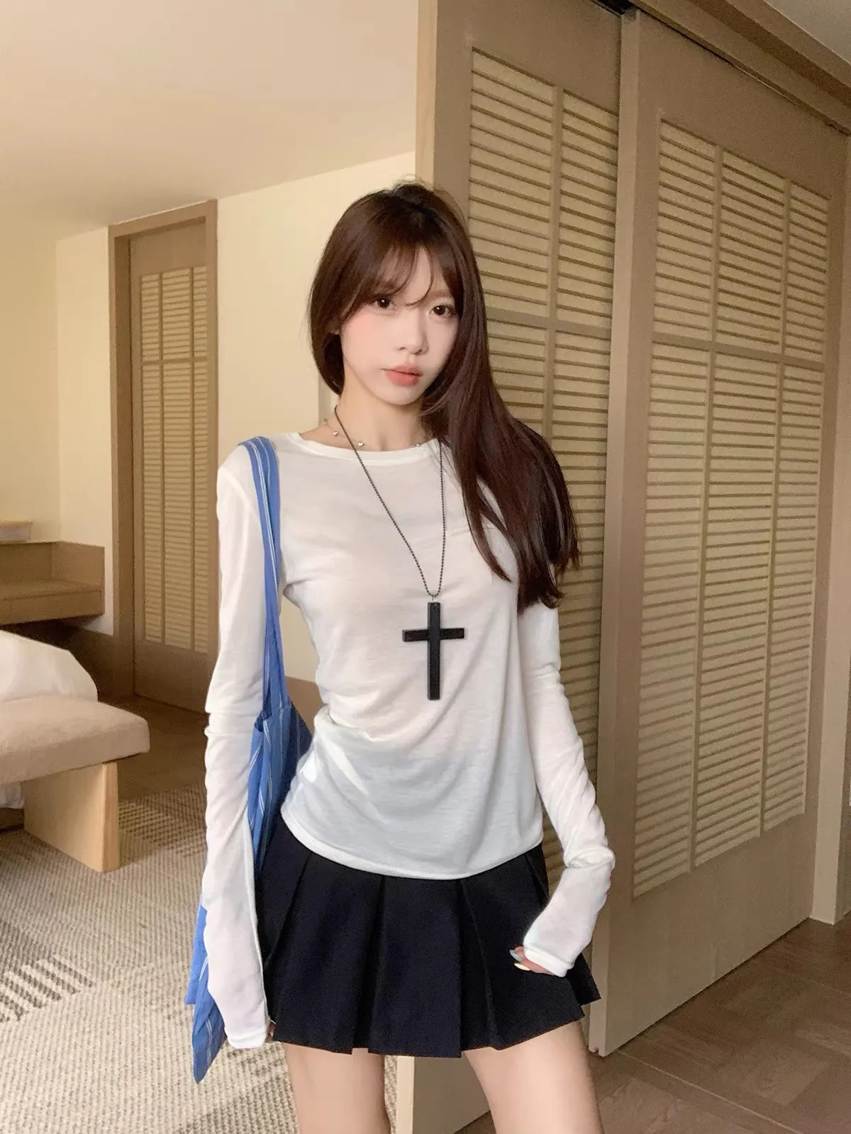 Camiseta Feminina Lisse de Manga Longa Fina Estilo Coreano Versátil Slim Fit com Proteção Solar Gola Redonda Casual para o Verão