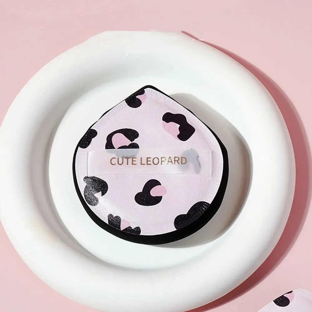 Novo leopardo impresso cosméticos puff rosto beleza portátil esponja macia seco molhado almofada de ar corretivo em pó ferramentas para rosto beleza