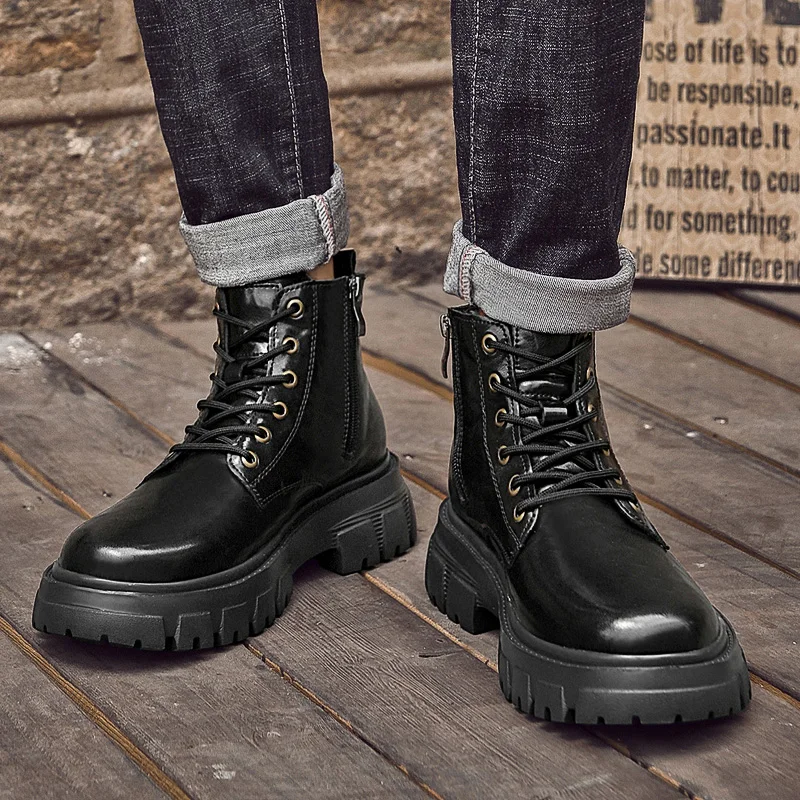 

Elegant Leather Casual Boots with British Retro Style Winter Plush Warm Snow Boots Outdoor Thick Soled Non Slip Travel Men Boots