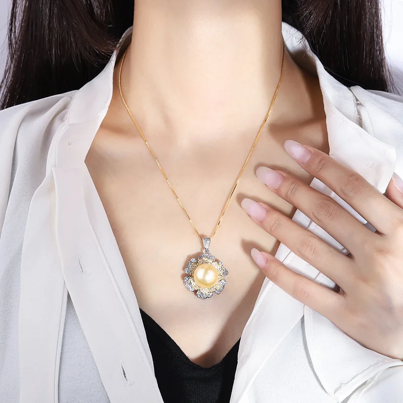 Jewelry Inlaid with Fritillaria Pearls Gold-Plated Color-Block Diamond-Encrusted Floral Women's Pendant Necklace 14mm