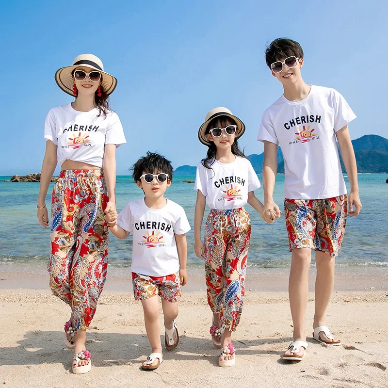 Resort Vacation Couple Look Family Fashion Beach Clothes Dad Son Tops Shorts Sets Mom Daughter T Shirts Pants Two Piece Outfits