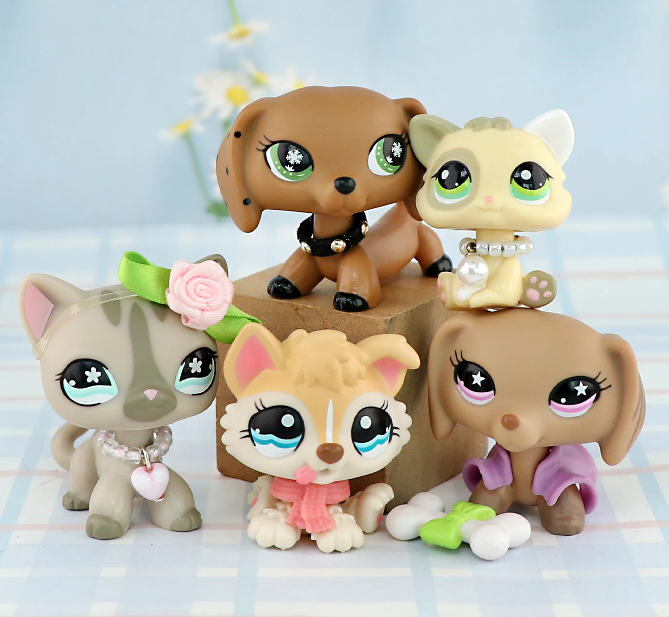 Rare Shop Pet 5pcs Toys and Accessories lot,Baby Cat and Dachshund Dog Cat Husky Puppy Dog Collectible Figure Toys for Girls