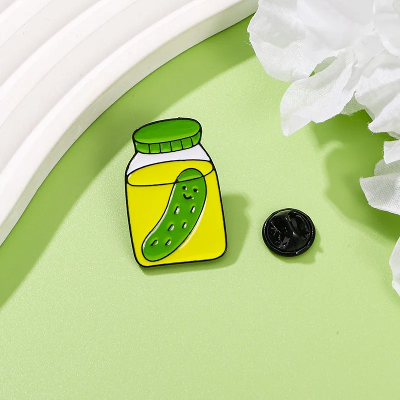 Unisex Funny Pickle Brooch Cartoon Drip Oil Pin Cute Bookbag Clothes DIY Bags Shoes Scarf Tshirt Jeans Decoration Wholesale