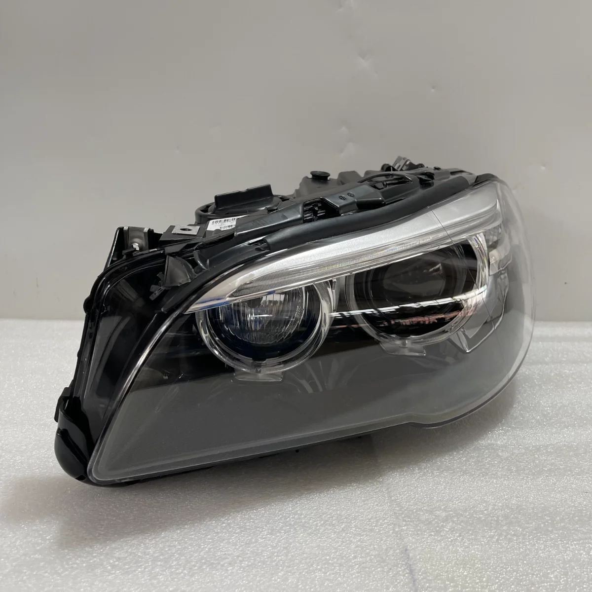 OE 63117343905 63117343906 AHL Adaptive Bi-Xenon Headlight for 5 Series F10 F18 520i, 523i, 525i, 528i 2014 2015 2016 2017