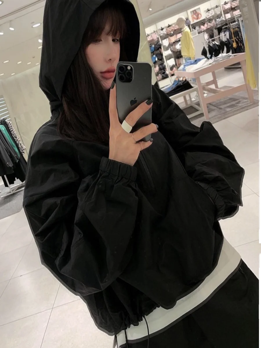 Fashionable Sportswear Set for Women Summer Half Zipper Hat Design Sun Protection Jacket And Short Skirt Two-Piece Suit