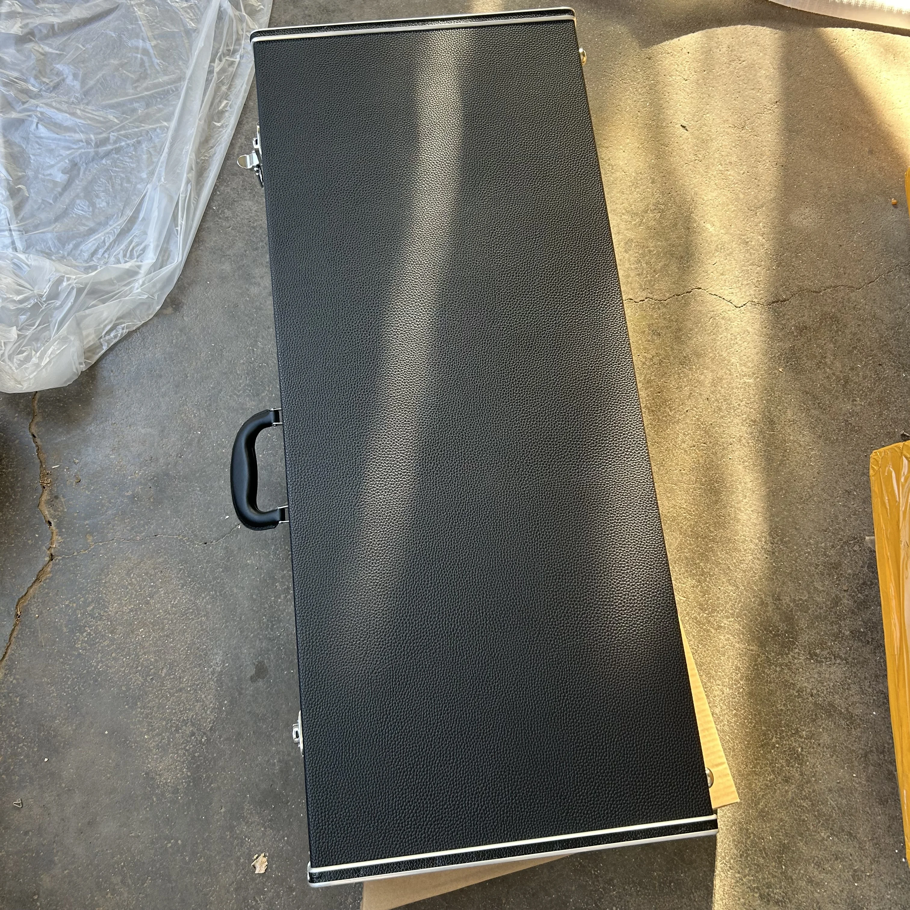 325 حالة الغيتار، الجملة والتجزئة #2