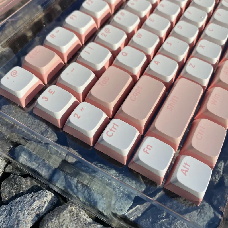 Mechanical keyboard PBT two-color double skin milk pudding keycap short ball XDA height supports 121 keys.