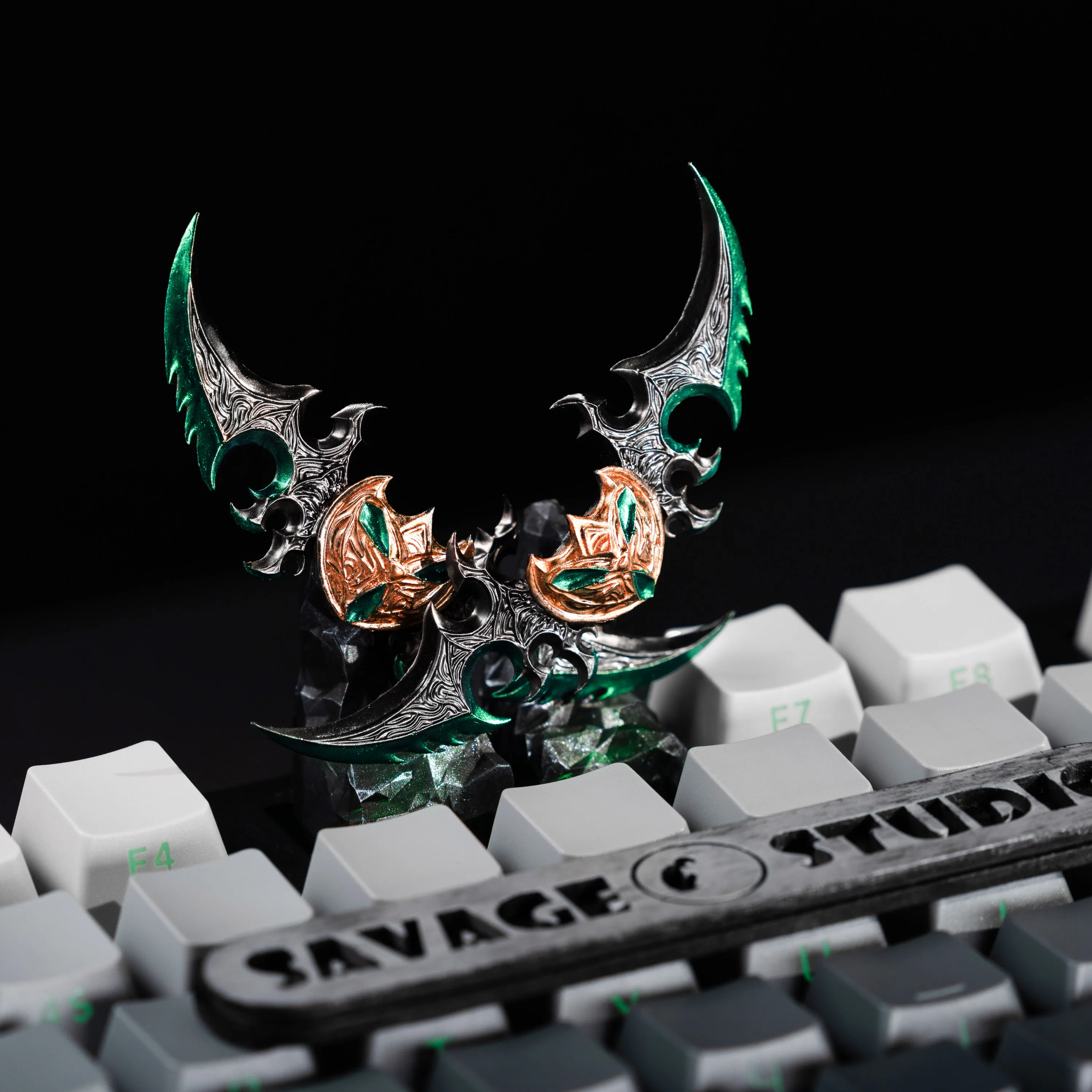 ZRGAE Warglaives Keycap,Handmade Artisan Keycap for Mechanical Keyboards | WoW Custom keycaps| Gamer Gift