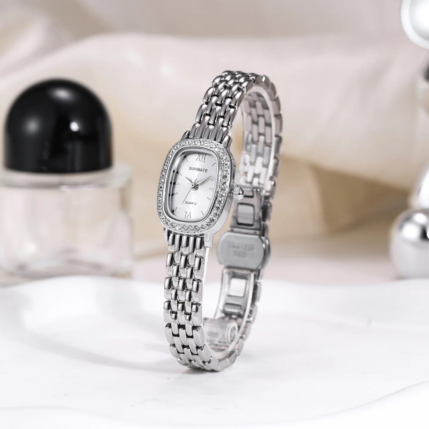 Ladies' Watch with Diamond Inlaid Oval Steel Strap Personalized Starry Sky Roman Dial Business Quartz Watch for Ladies