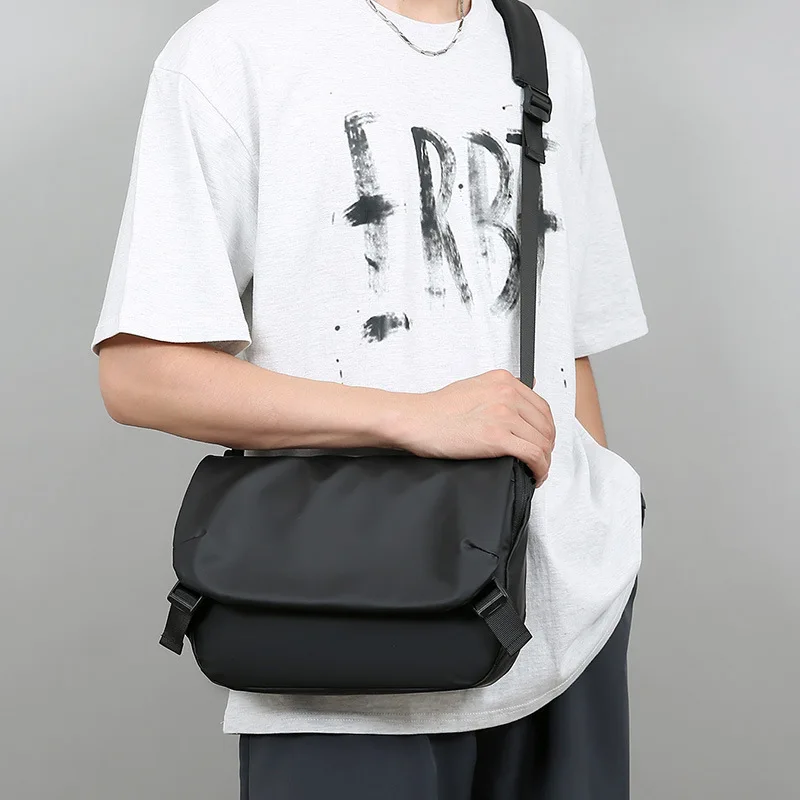 

Men's Crossbody Street Trend Shoulder Bag, Fashionable Mailman Bag, Student Casual Chest Bag Waterproof Backpack