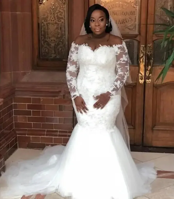 Abiti da sposa in pizzo a sirena con maniche lunghe con spalle scoperte personalizzati Abito da sposa taglie forti Sweep Train Tromba con perline Abiti africani