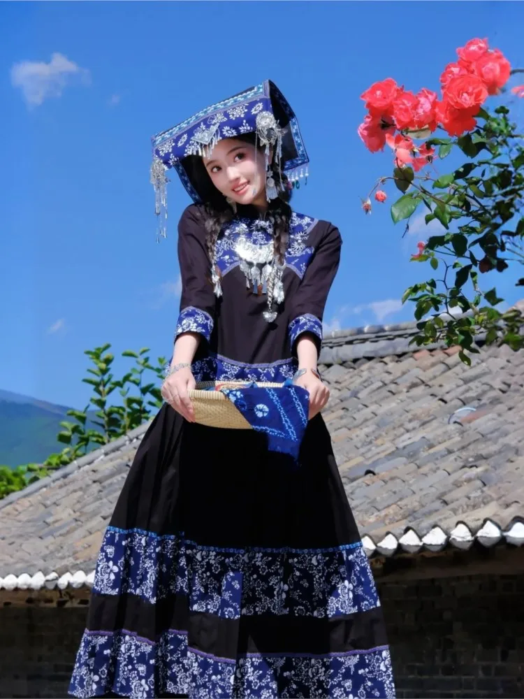 

New girl photography batik embroidery exotic clothing