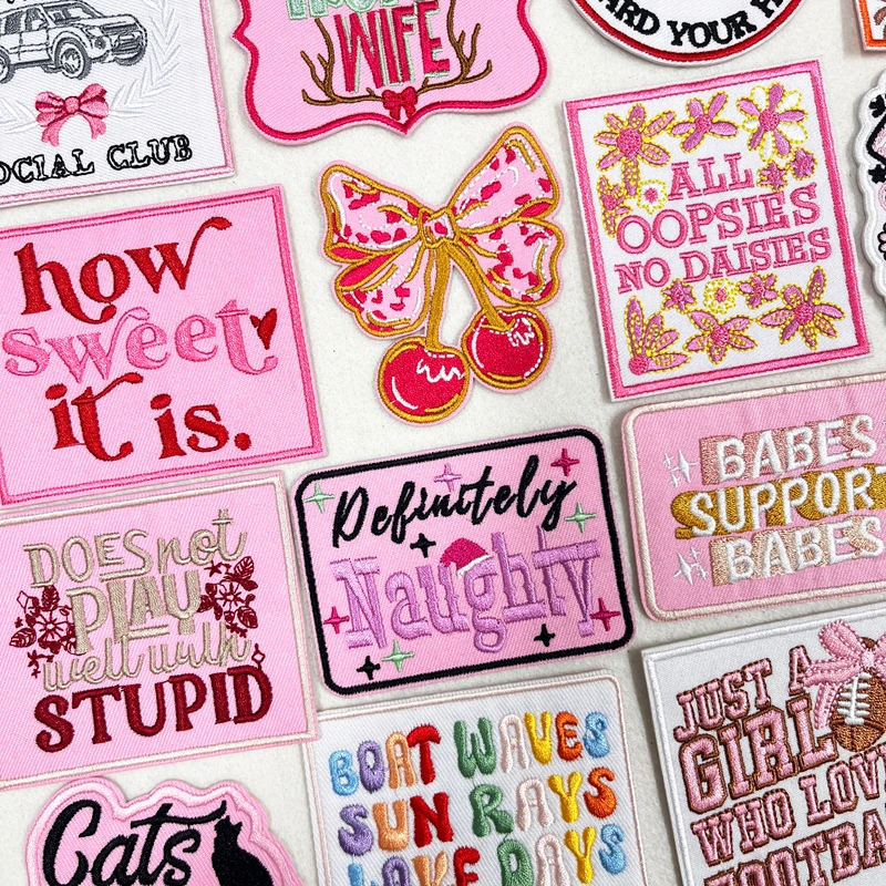 Розовые-вышитые-нашивки-с-буквами-для-одежды-термоклеевые-нашивки-сделай-сам-железные-нашивки-мультяшные-плавкие-нашивки-шитье-своими-руками