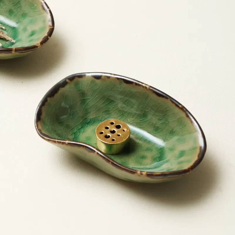 Handmade Ceramic Seasoning Plate Crack Glaze Japanese Simple Design Irregular Shape Small Vintage Sauce Dish for Home Kitchen