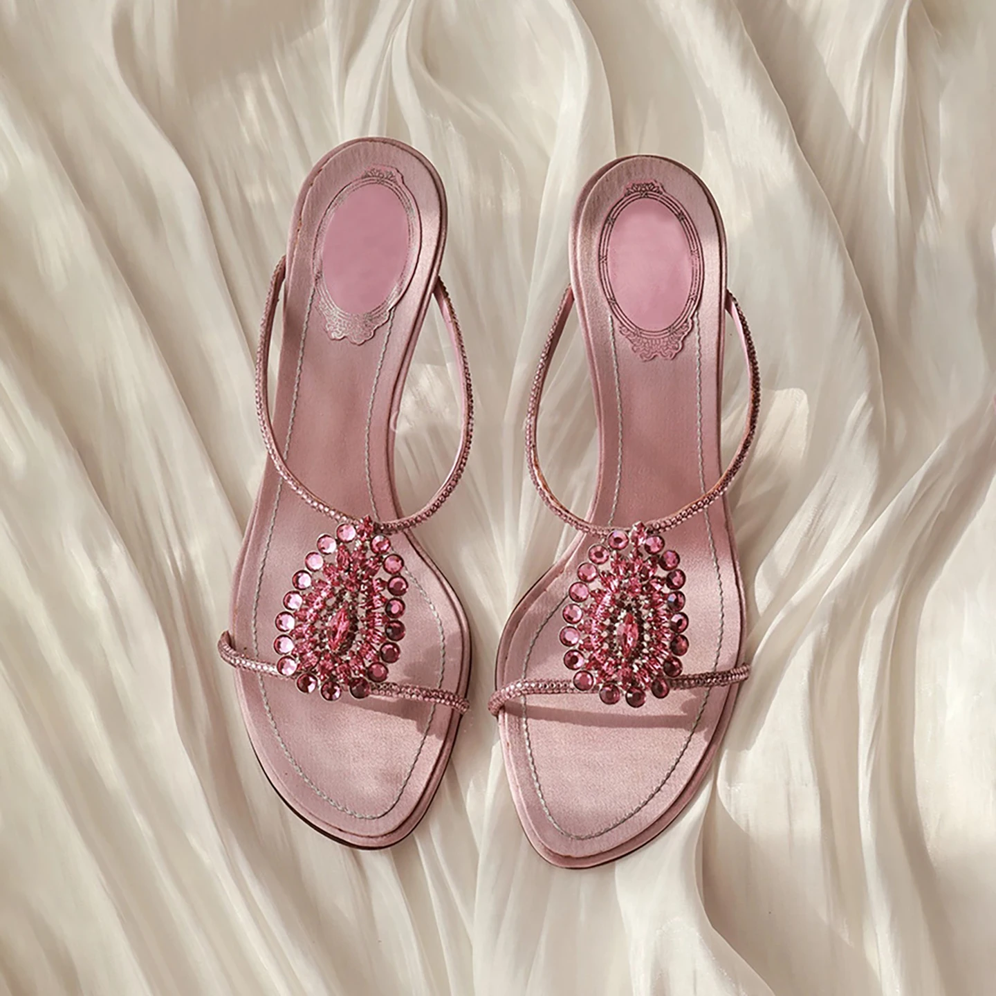 nuovi-sandali-donna-2026-con-tacco-alto-sottile-punta-rotonda-aperta-cinturino-con-strass-stile-fata-rosa-sexy-alla-moda-slip-on