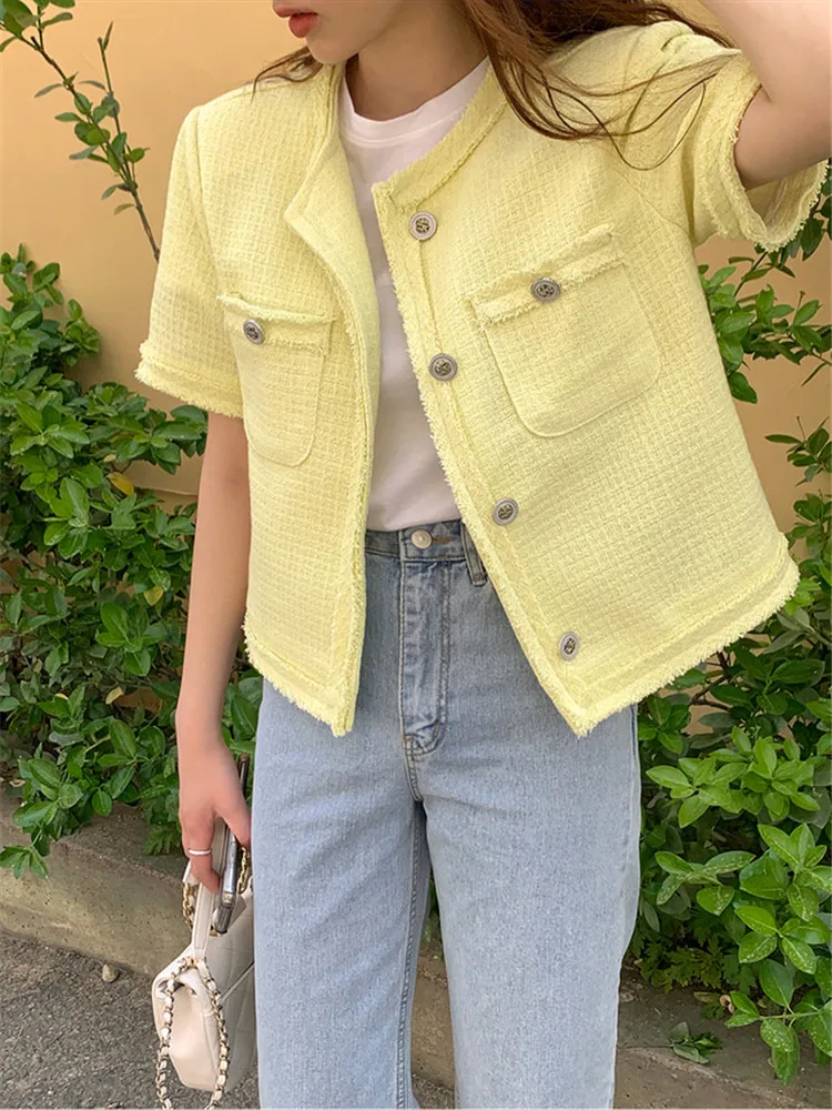 

Korean Chic Elegant Women O Neck Black White Short Jacket Coat 2025 New Fall Retro Yellow Blue Short Sleeved Single Breasted Top
