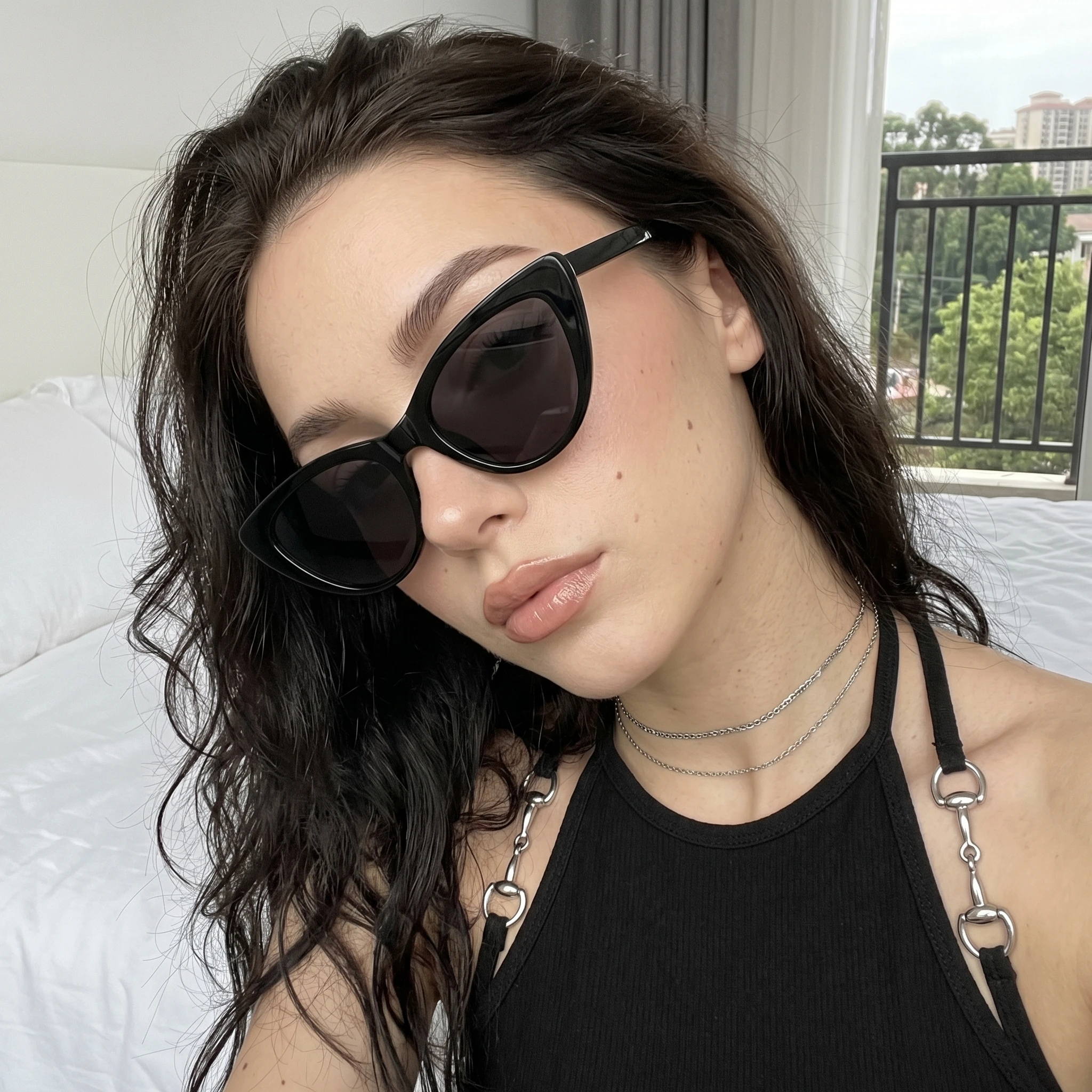 Schmale Cat-Eye-Sonnenbrille für Damen, 90er-Jahre-Retro-Stil, schmaler Rahmen, schützende Anti-Glare-Gläser, trendige Farbtöne