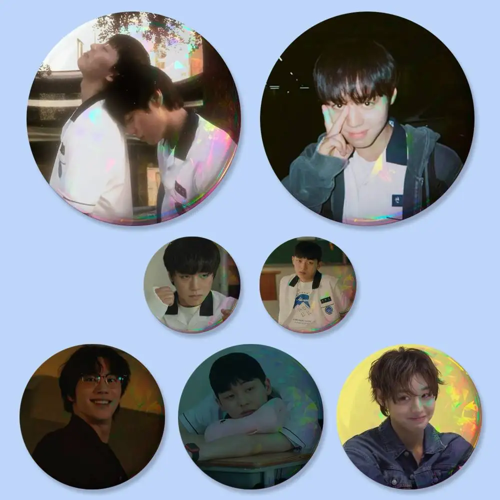 Tv W-Weak H-Heros Badges 25 32 44 58 75 Mm Round Cosplay Pin Bag Decor Fans Collect Friends Gifts Brooch Souvenir