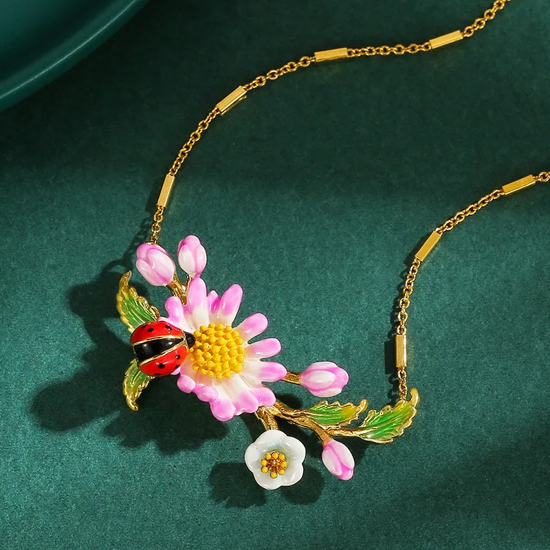 

Pastoral Style Original Design Fashion Enamel Glaze Pink Daisies Flowers Ladybug Necklace Collarbone Chain Premium Accessories