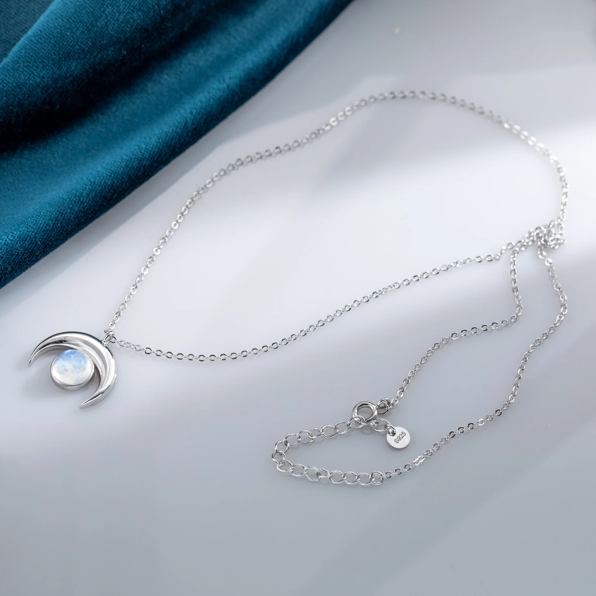 Natural Moonstone S925 Sterling Silver Pendant Necklace Simple Faceted Stone Chain Elegant Jewelry for Women Romatic Gifts