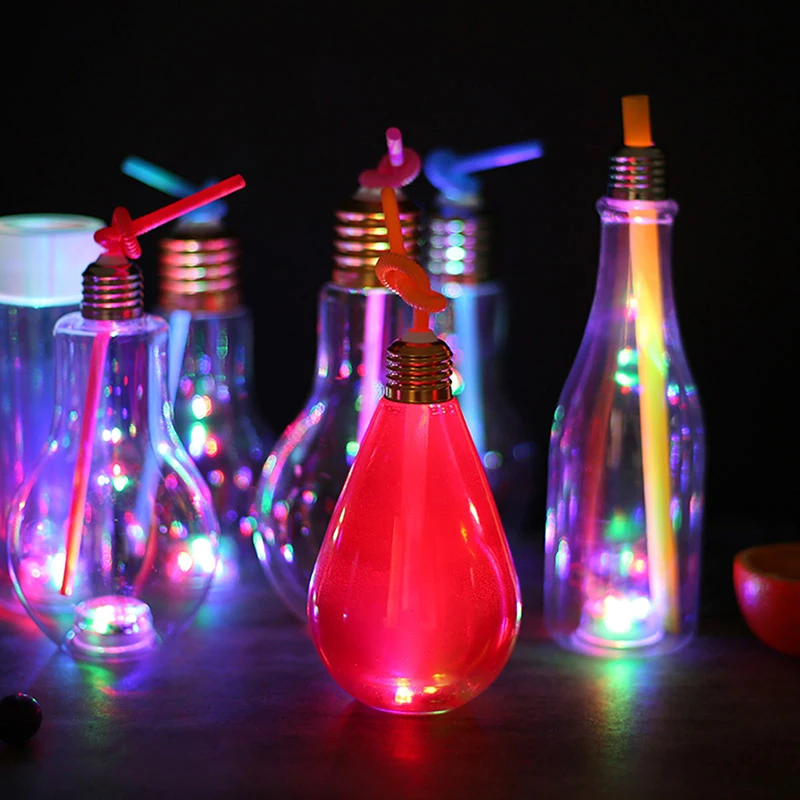 Botella con forma de bombilla falsa Artificial transparente, creativa, 200 a 500ml, puede emitir taza de bebida ligera, botella de jugo, decoración de fiesta, 1 ud.
