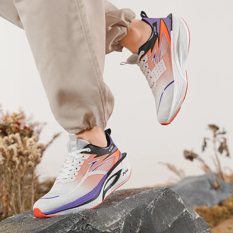 Herren-Freizeitsportschuhe, neue Rennschuhe mit Farbverlauf und Carbonplatte, atmungsaktive Fly-Knit-Mesh-Dämpfung, rutschfeste Schuhe für Herren und Damen, Outdoor-Sportschuhe für morgendliches Lauftraining. – Detail 12