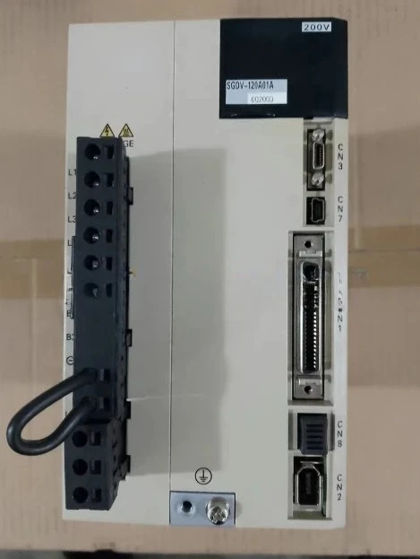 

SGDV-120A01A Совершенно новый сервопривод SGDV 120A01A