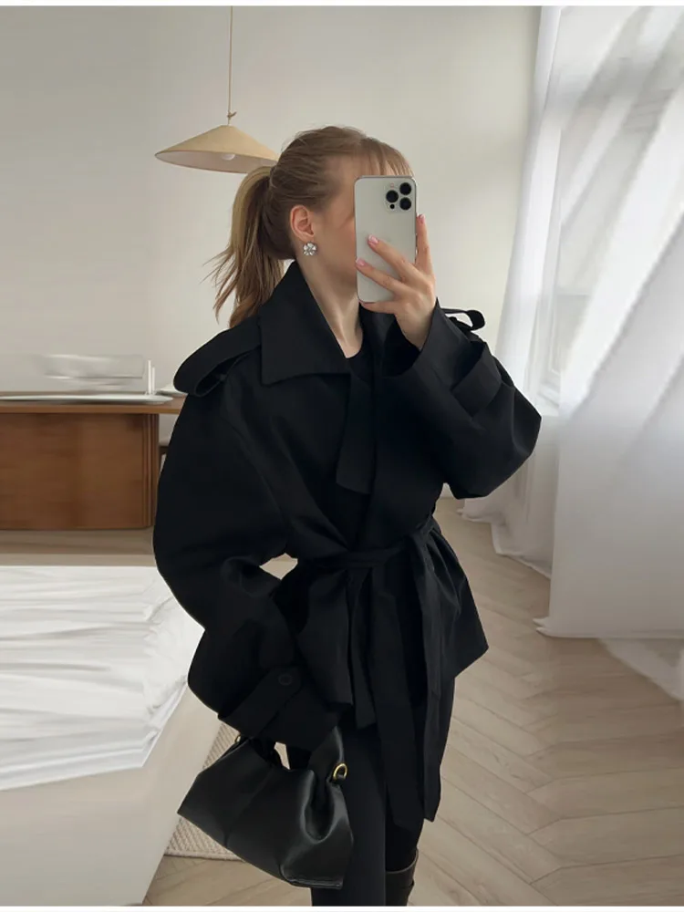 2026 Eleganter Damen-Trenchcoat mit Taillengürtel und Revers, Kurze Boutique-Jacke im Retro-Chic-Stil, Vielseitige Alltags- und Bürokleidung – Detail 13