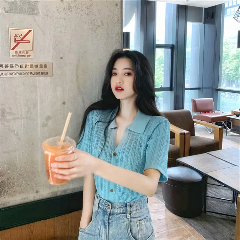 2025 Summer New Polo Collar T-shirt Hong Kong Style Short-sleeved Women's Button Hollow Knitted Cardigan Slim T-shirt Top Korean