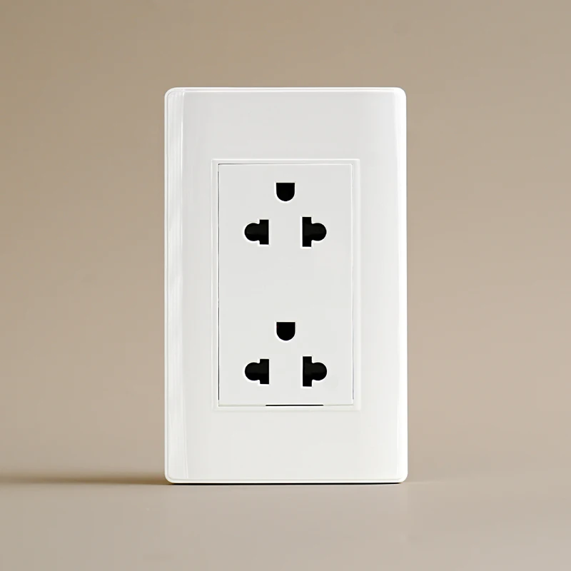 

South American Switch Socket 118*72mm Thailand Standard Round Six Hole White PC Panel Socket 110/220V Wall Socket