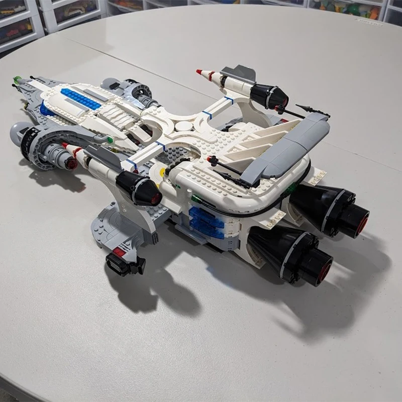 1838 pezzi MOC Flotta Stellare Voyager Deluxe - Neo Classic Space Building Blocks Regalo di Natale Coordinazione occhio-mano sussidi didattici