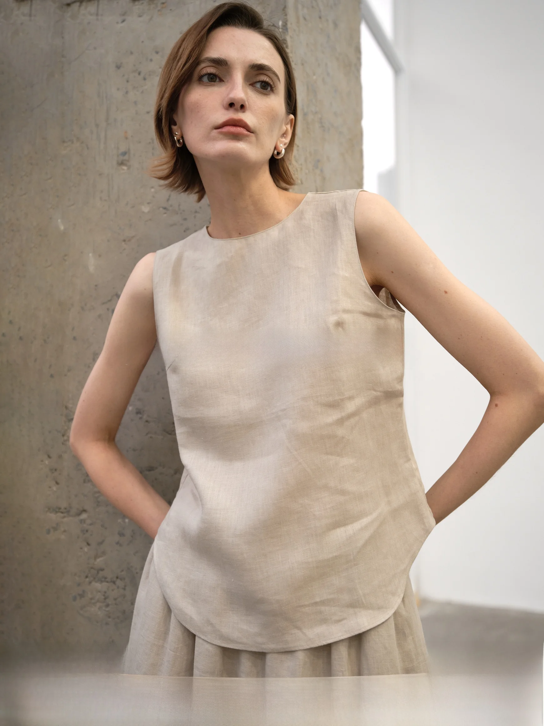 

Льняной жилет F&BEE без рукавов с круглым вырезом, женский, приталенный, летний, новый стиль, для повседневной носки, мягкий, удобный, дышащий, быстросохнущий, антибактериальный.