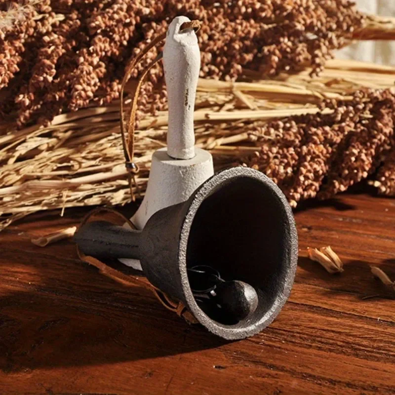 1Pc Retro Nostalgic Creative Vintage Cast Iron Hand Bell for Wedding Decoration Church Classroom Hotel Retro Craft Alarm