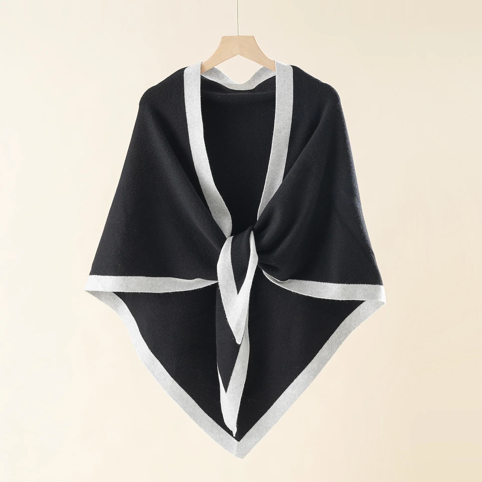 

2022 Spring Autumn New Imitation Cashmere Female Cloak Triangular Cape Air Conditioning Room Cloak Poncho Capes Black