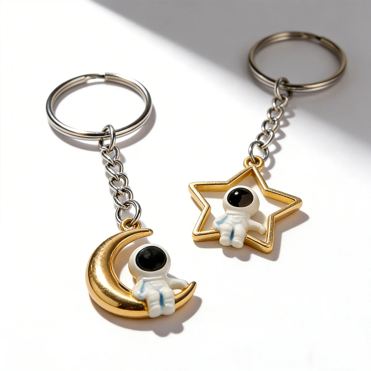 2/4/8PCS Moon Star Astronaut Creative Couple Stainless Steel Keychain Women Men Friendship Bag Hanging Spaceman Accessories Gift