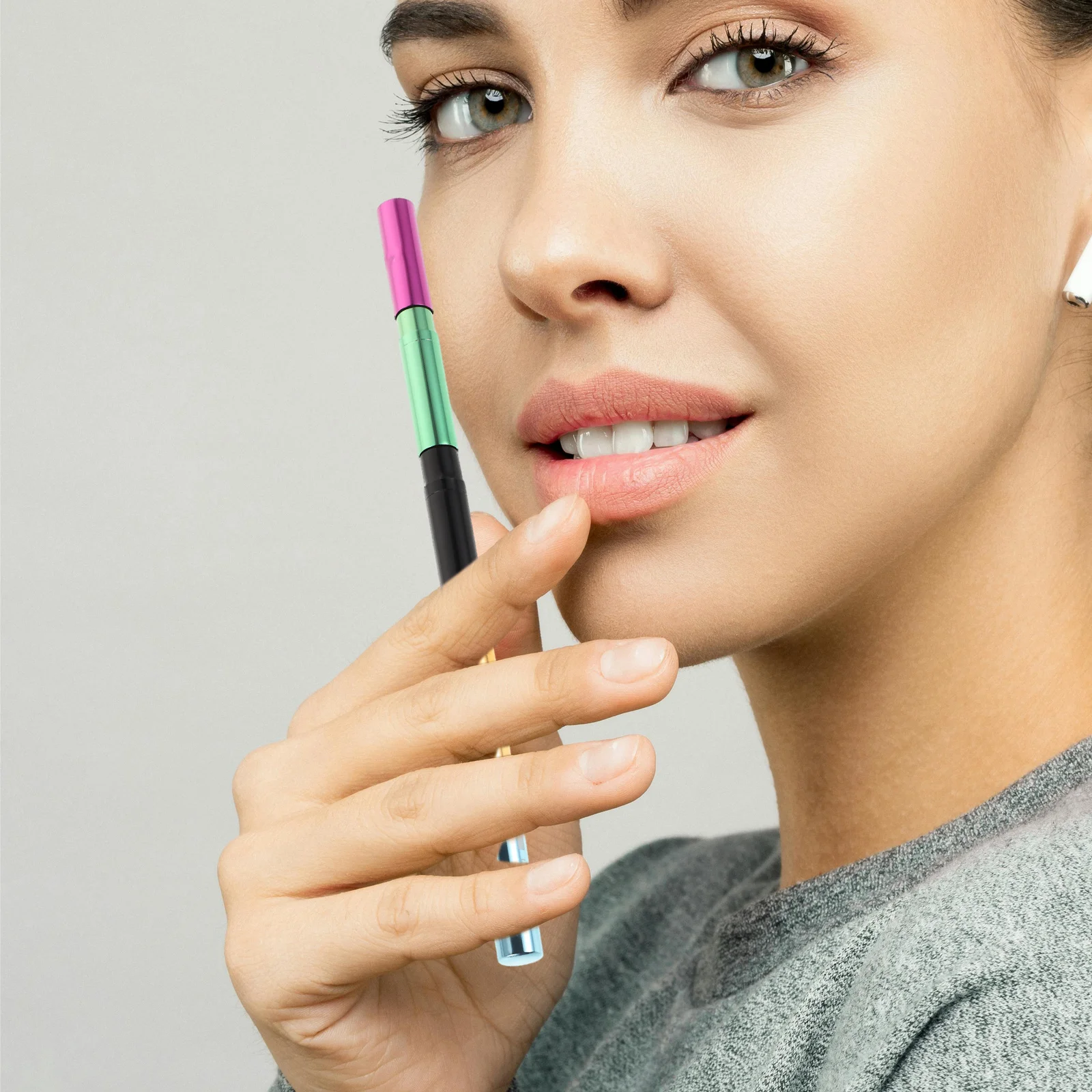 1 ชุดแบบพกพา 4in1 ชุดแปรงแต่งหน้ามัลติฟังก์ชั่นคิ้วแปรงทาตาอายแชโดว์แปรงแต่งหน้าสำหรับเดินทางเครื่องมือสำหรับผู้หญิง