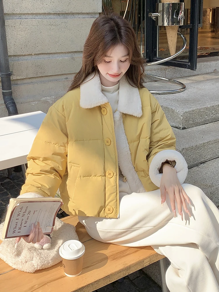 Jaqueta Curta de Inverno com Detalhes em Pele de Cordeiro Amarela Moda Fena Estilo  ular Versão Coreana