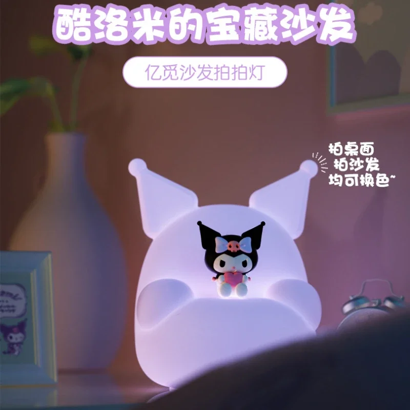 

Sanrio Kuromi прикроватная лампа милый аниме мультфильм ночник неяркая настольная лампа светильник для сна украшение комнаты для девочек праздничные подарки