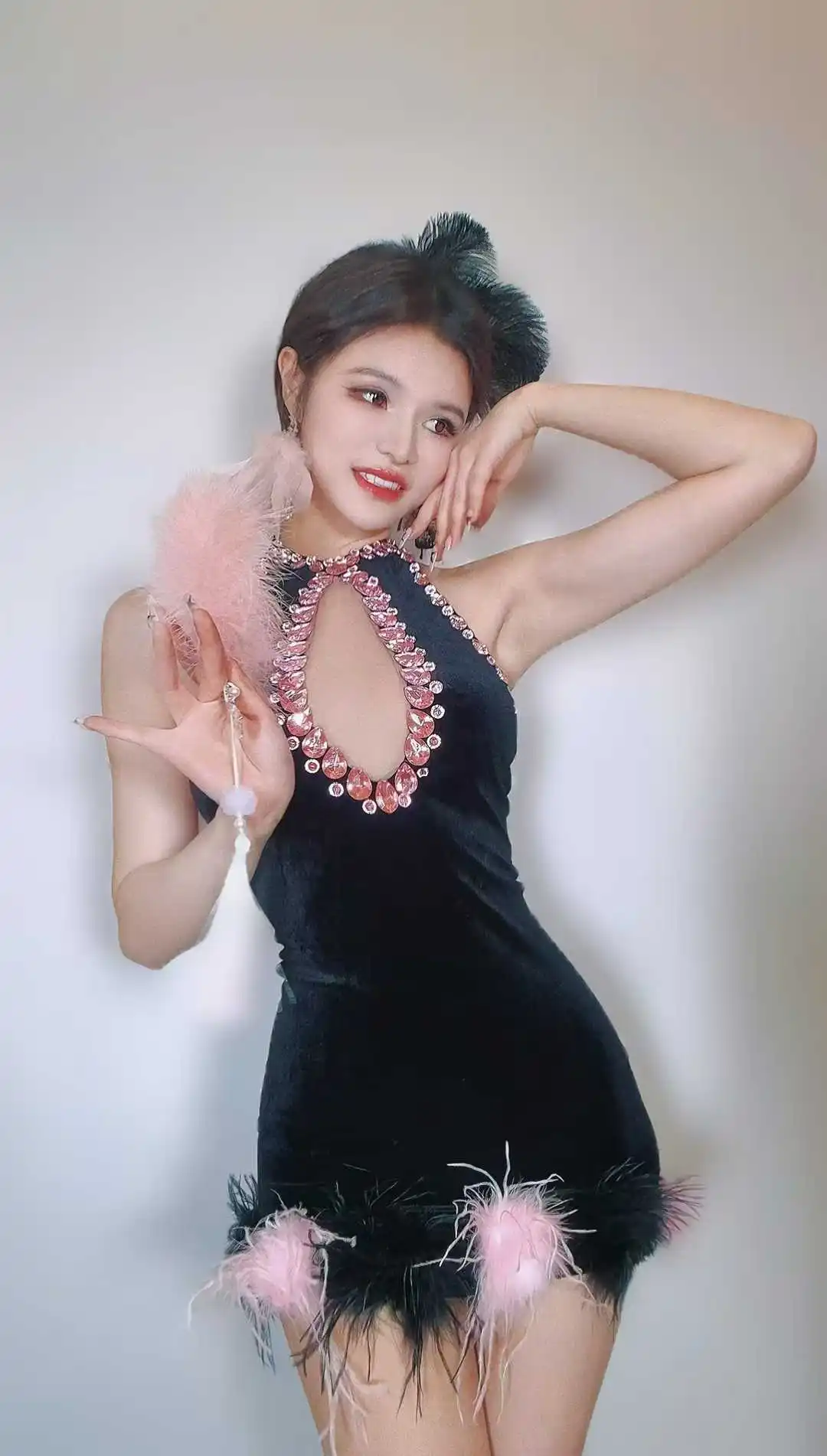 Black Velvet Backless Sexy Women Mini Short Dress Rhinestone Feather Drag Queen Outfits 2025 Night Club Wear Party Birthday Wear