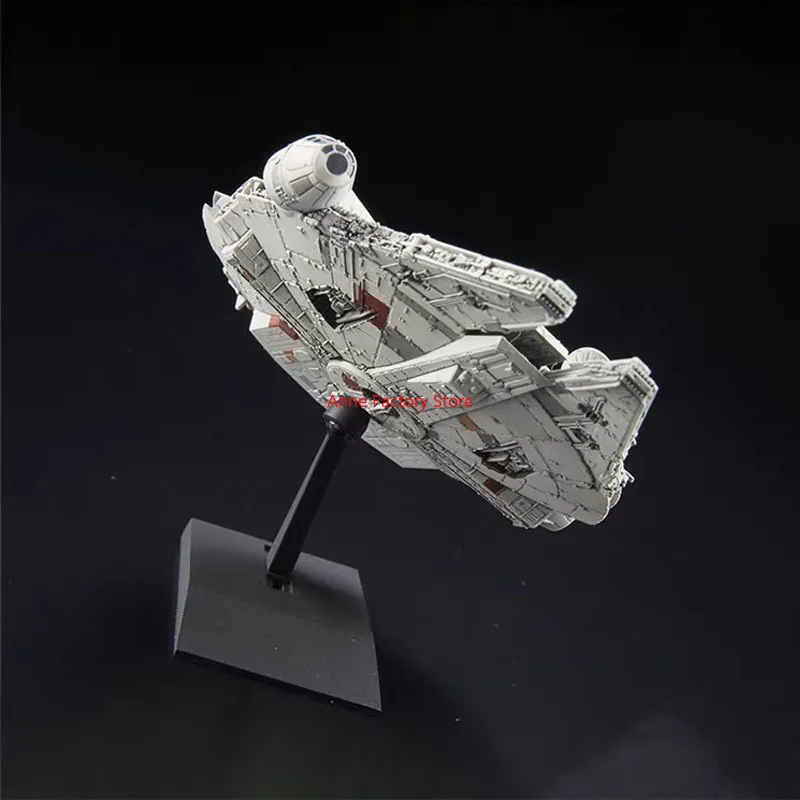 Figura de acción original de Star Wars de Bandai, modelo de vehículo 006, modelo de figura de acción del Halcón Milenario, adornos, regalos para niños