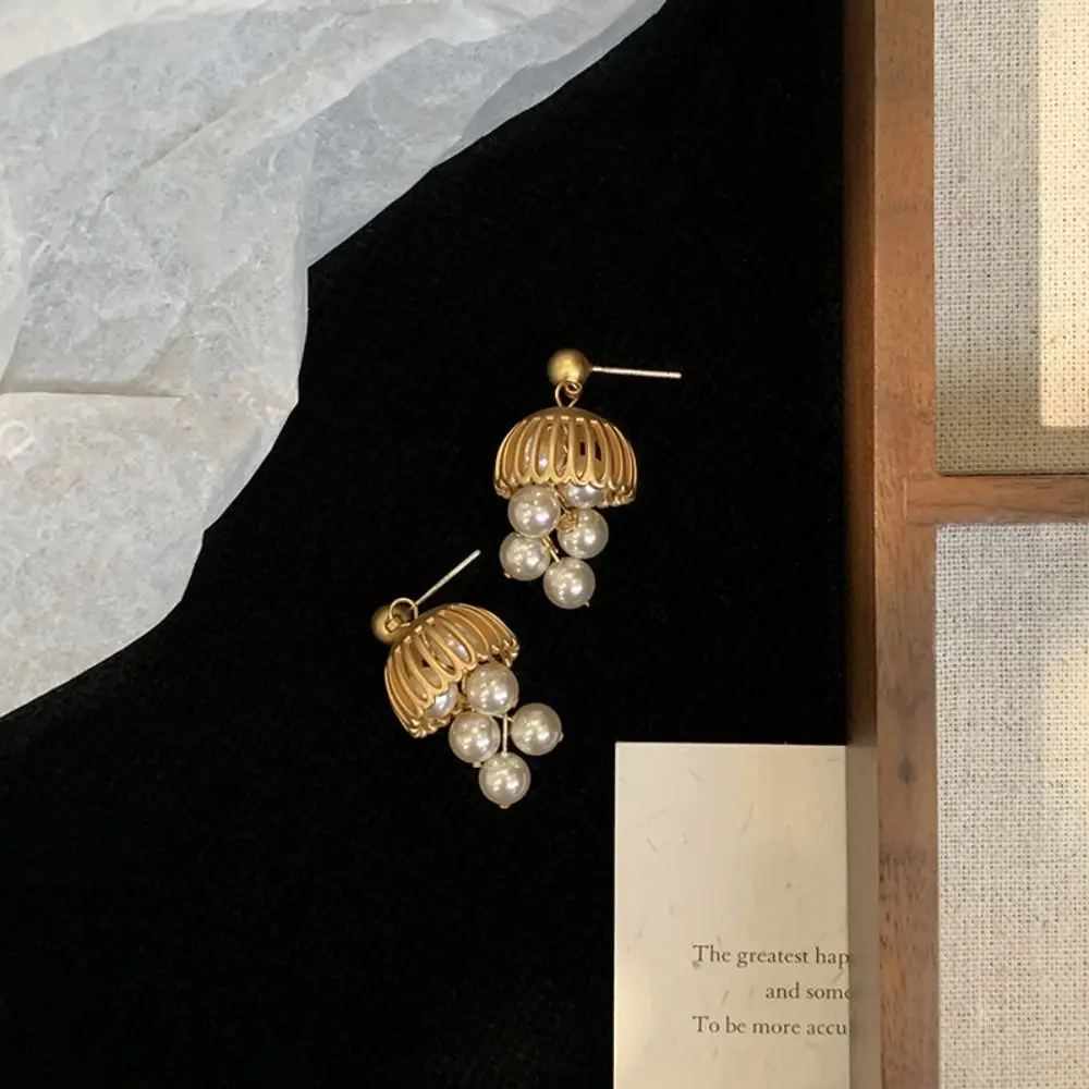 

Fashion Chic Pearl Drop Earrings French Style Hollow Out Bell Grape Shape Earrings Accessories Metal Elegant Earrings Women