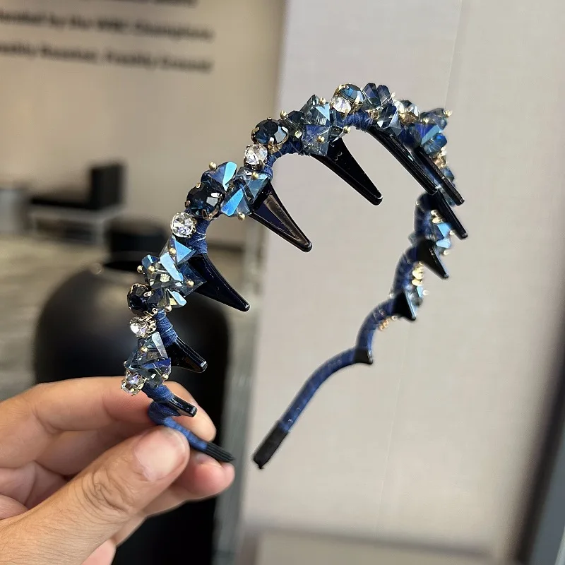 

Korean Crystal-Studded Luxury Hairband with Teeth: Minimalist, Elegant, Retro, and Versatile Fine-Band Hair Accessory for Women